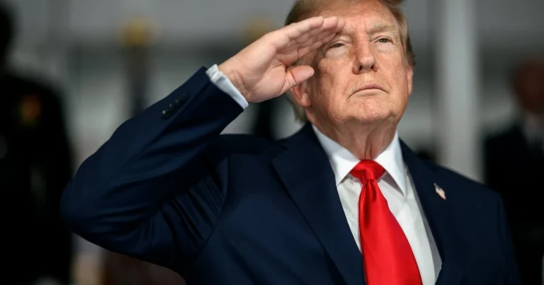 Президент США Дональд Трамп під час зустрічі в Овальному кабінеті Білого дому
