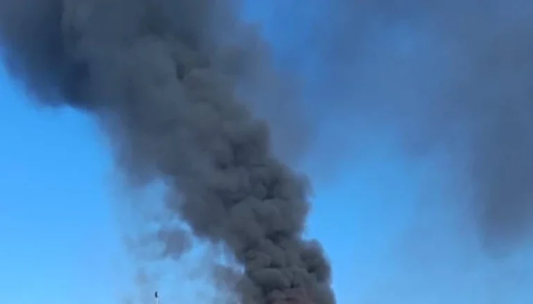 Кадри з місця вибуху в адміністративній будівлі районного відділу поліції у Рівному